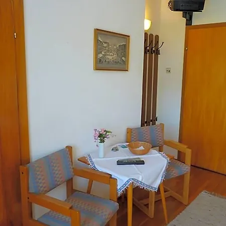 Broenimann Bed and Breakfast 3*