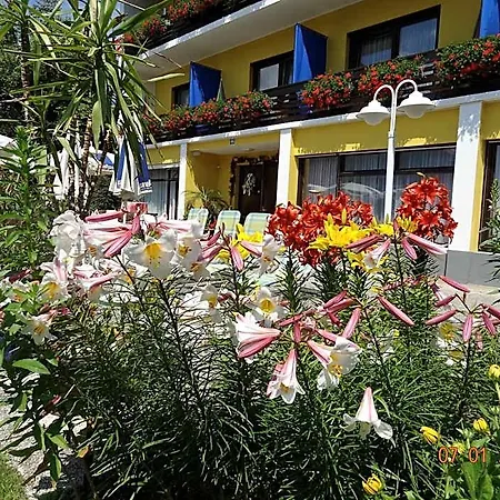 Broenimann Bed and Breakfast 3*