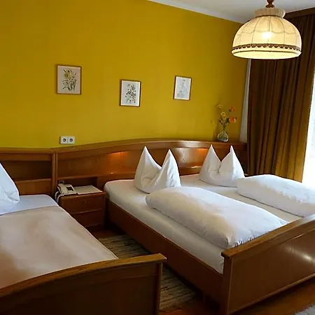 Broenimann Bed and Breakfast 3*