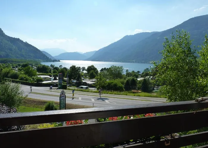 Broenimann לינה וארוחת בוקר