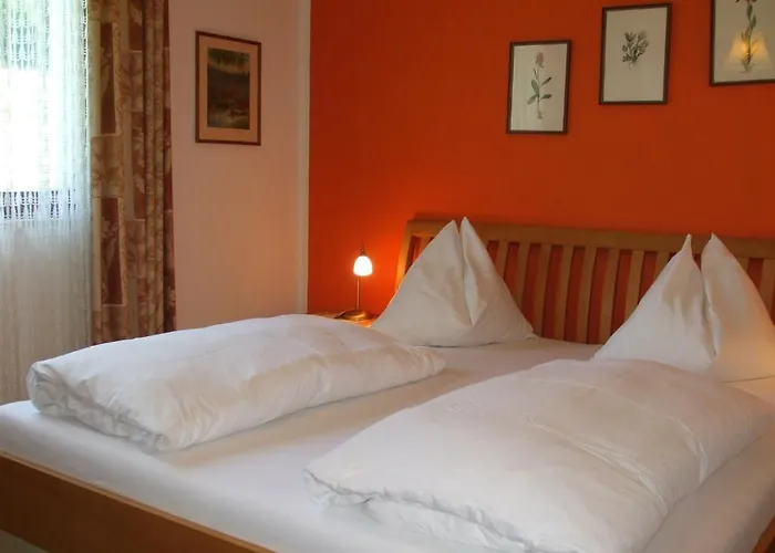 Broenimann לינה וארוחת בוקר Tschoran